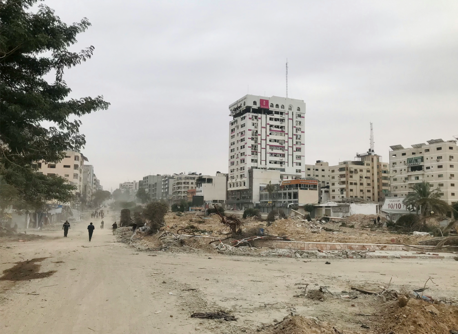 l’assedio-di-gaza:-quando-gli-aiuti-diventano-un’arma-di-guerra