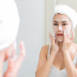 esfoliazione-del-viso:-perche-farla-e-come-scegliere-l’esfoliante-naturale-giusto