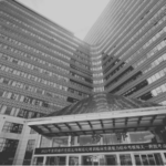 un-piede-in-due-mondi:-dal-laboratorio-alla-corsia-in-oriente-come-in-occidente