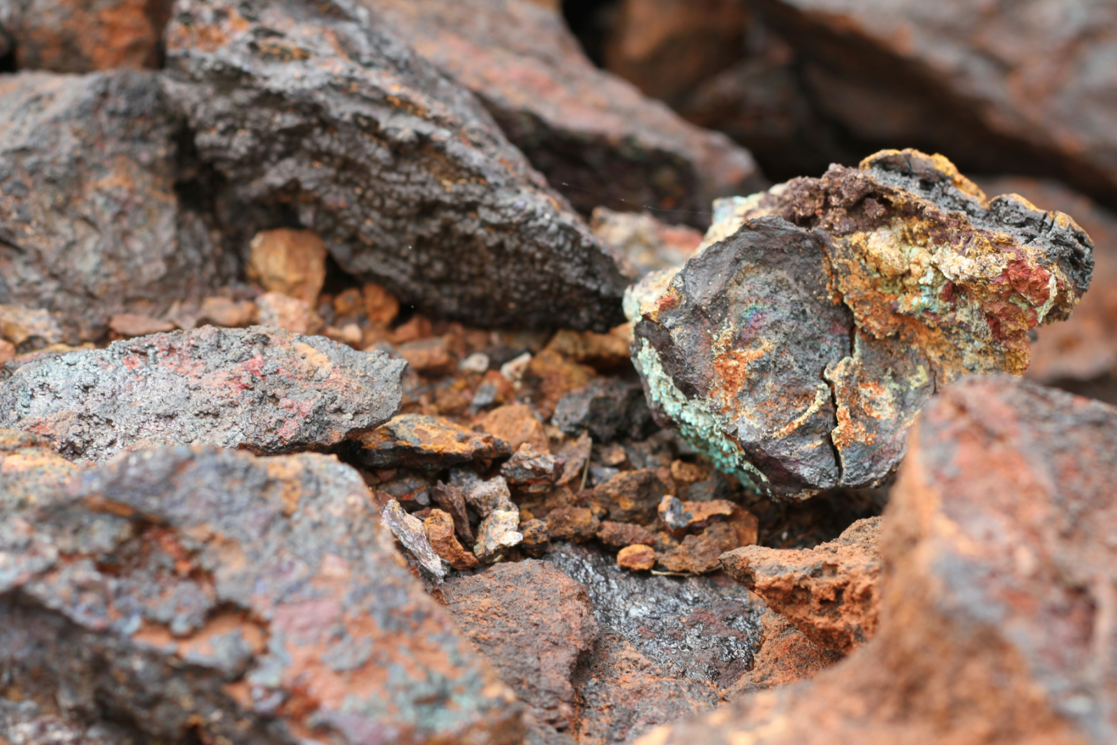 le-matrici-del-potere:-dati-sui-minerali-per-la-transizione